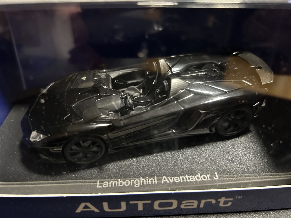 Lamborghini Aventador J AutoArt 1:43