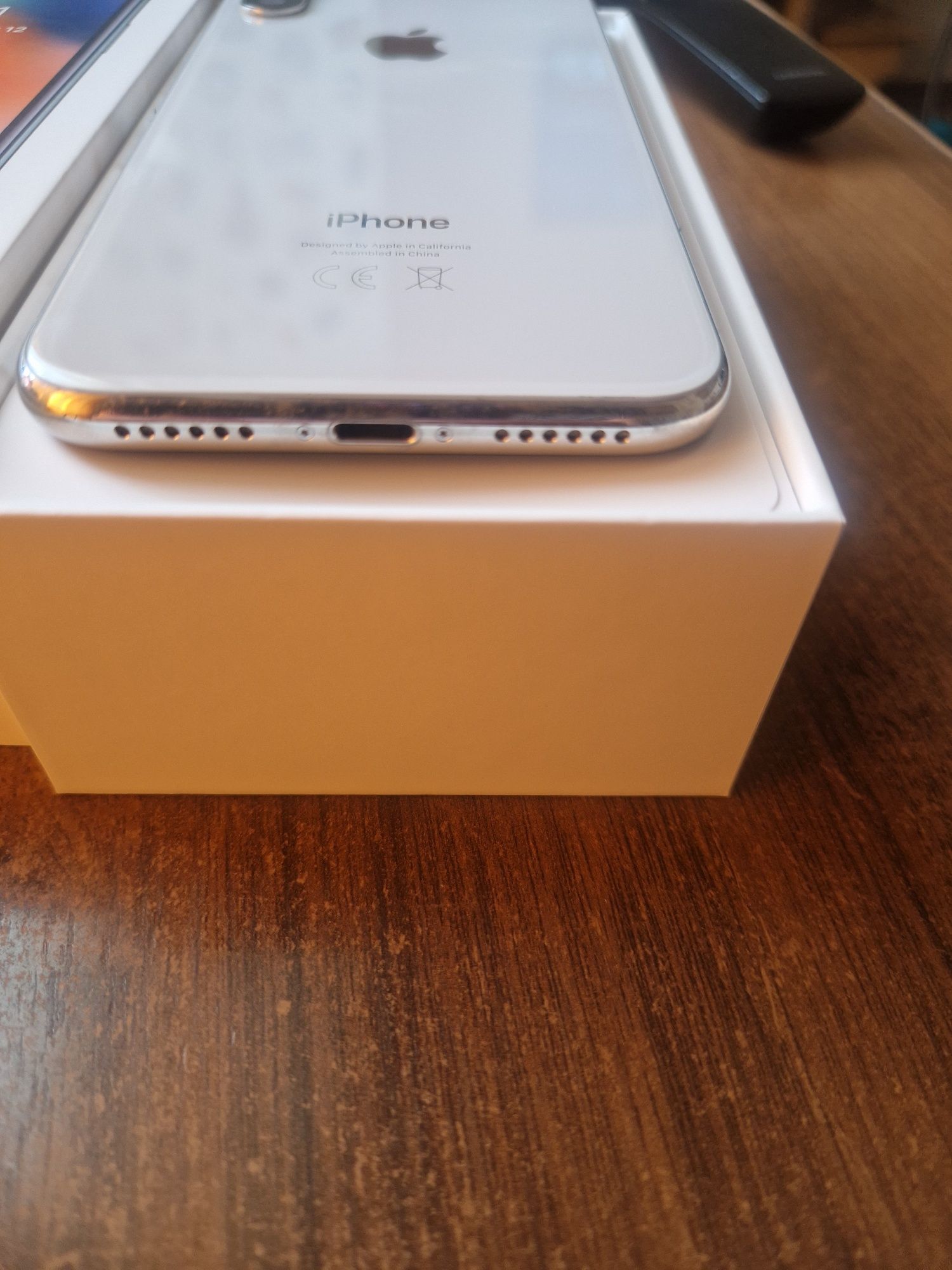 Apple iPhone X   64Gb