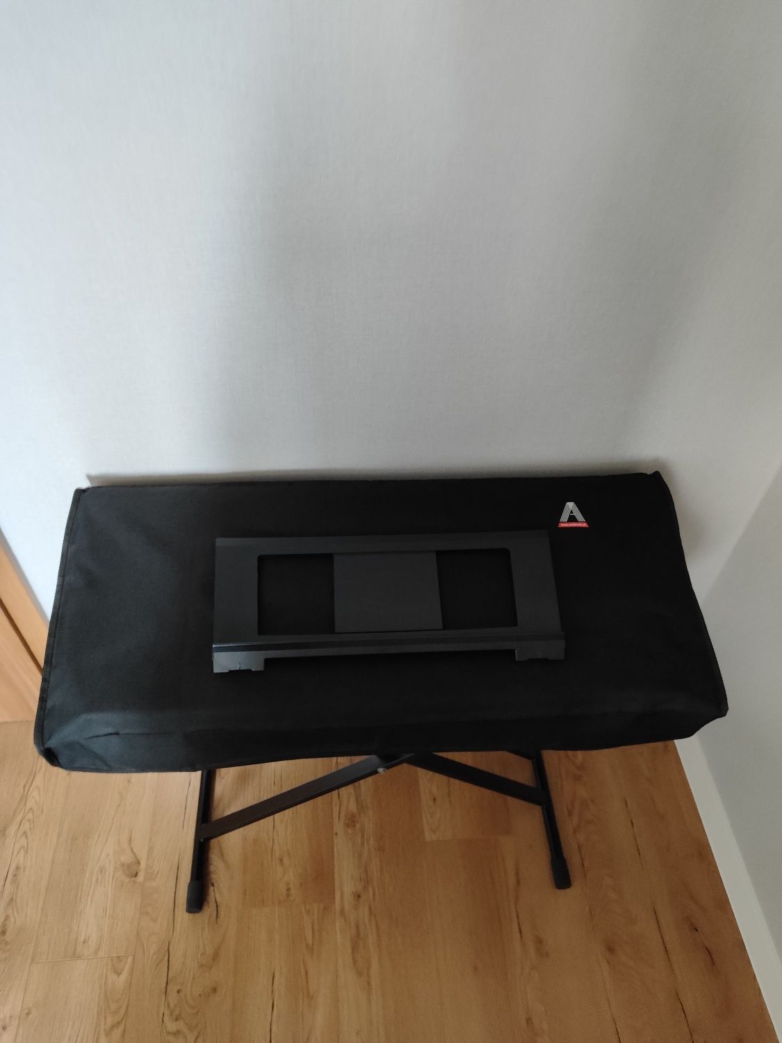 Keyboard Yamaha PSR E463 jak nowy + statyw i pokrowiec