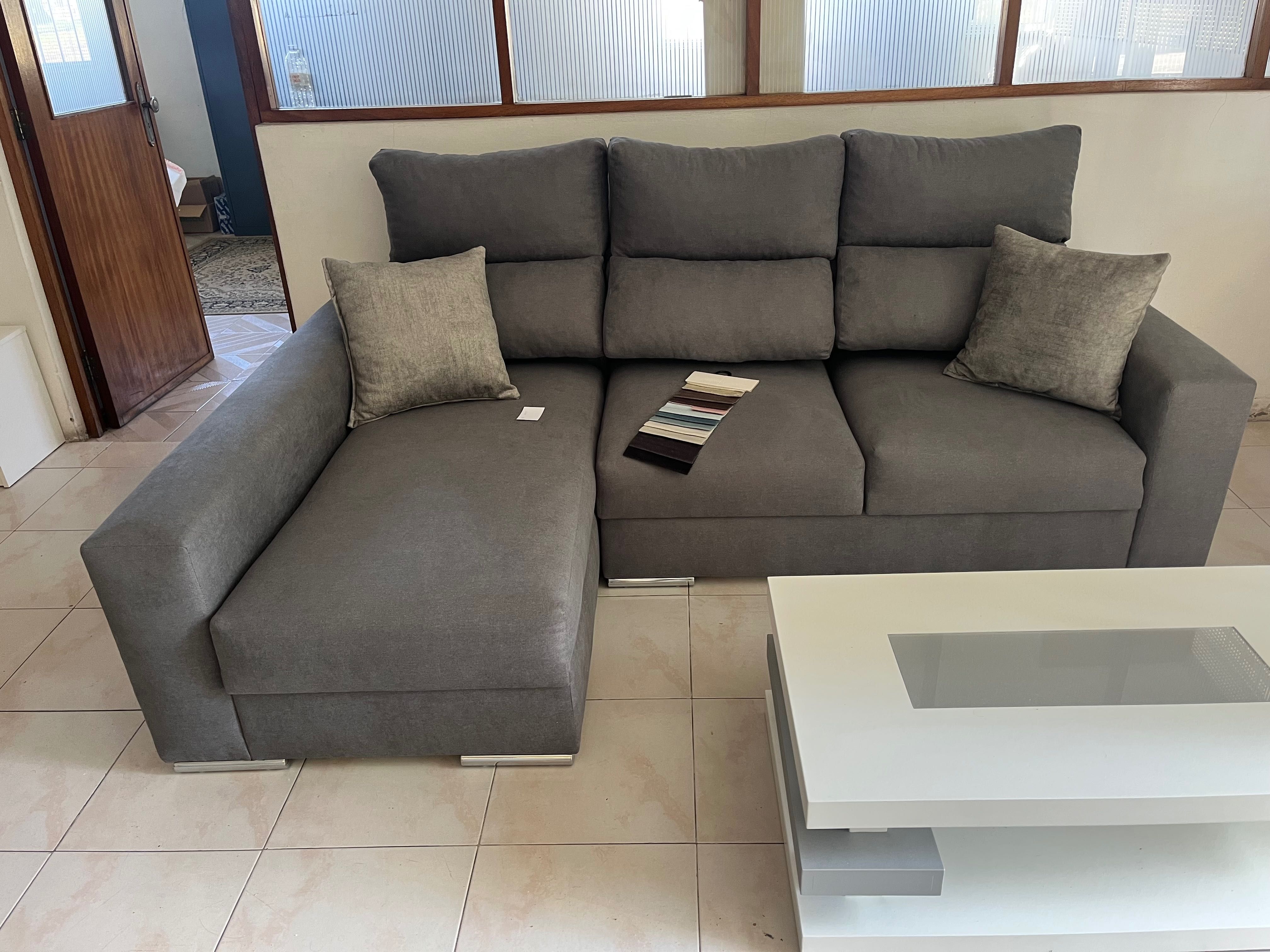 Sofá C/Chaise em tecido