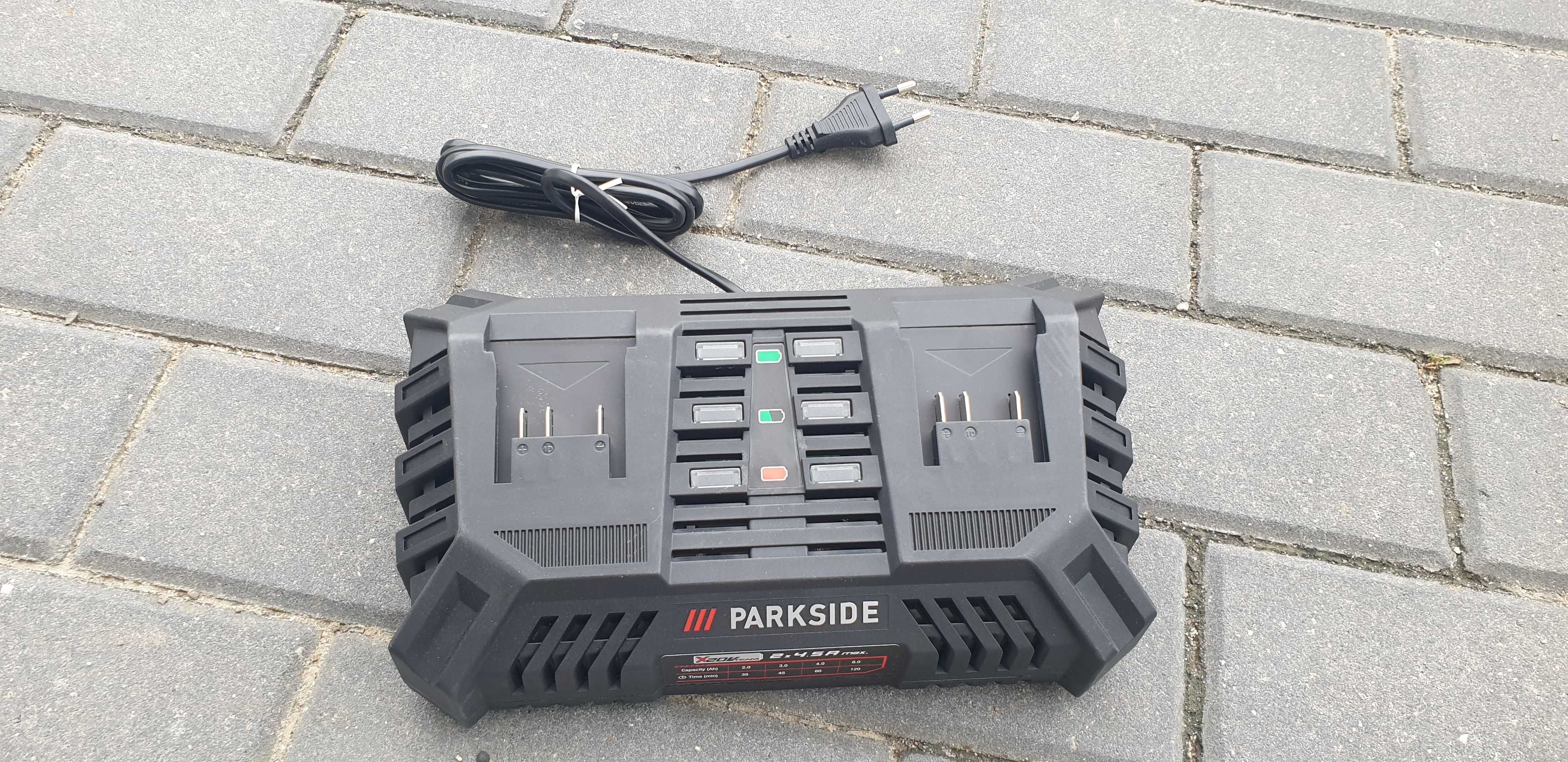 Podwójna ładowarka do akumulatorów PARKSIDE X 20 V Team