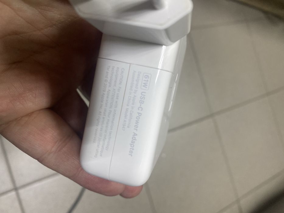 Зарядное зарядний для ноутбука Apple 20,3 V, 3A, 61W Type-C A1947