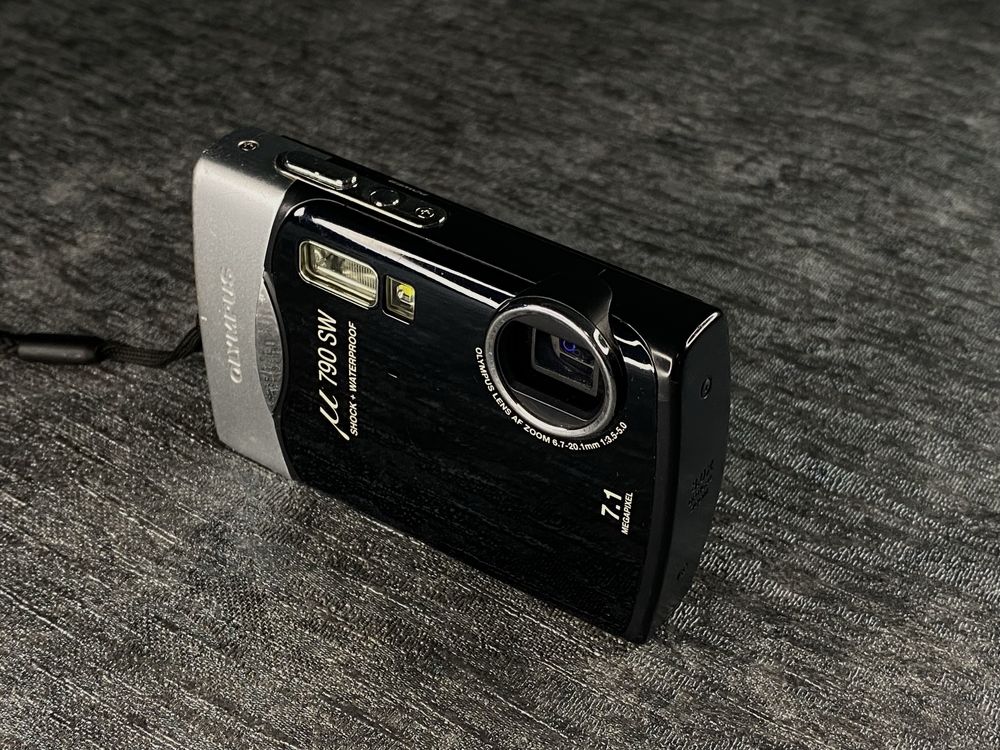 Olympus mju 790 SW в ідеальному стані