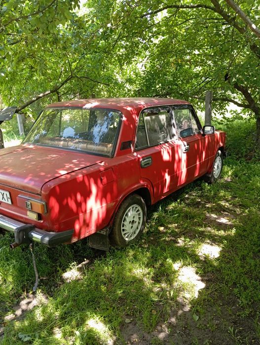 Продаєця ваз 21011 є торг