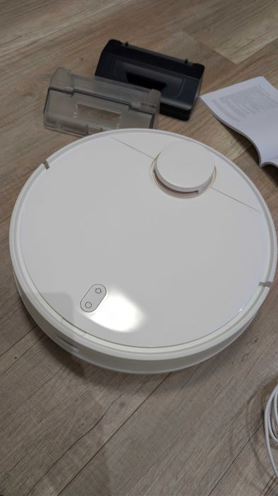 Миючий робот-пилосос Mi Robot Vacuum-Mop P