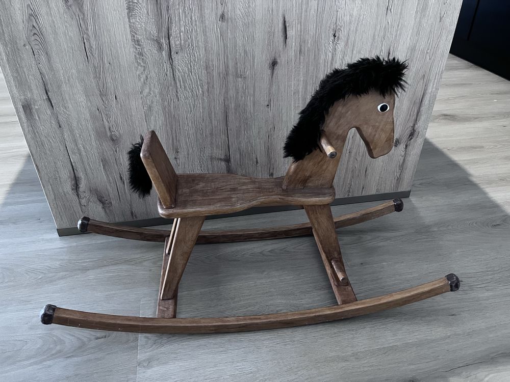 Konik na biegunach, bujany - drewniany dla dzieci