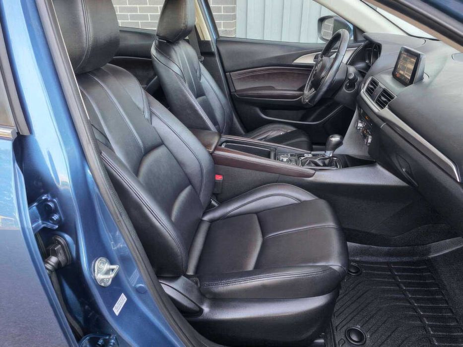 Mazda 3      2017