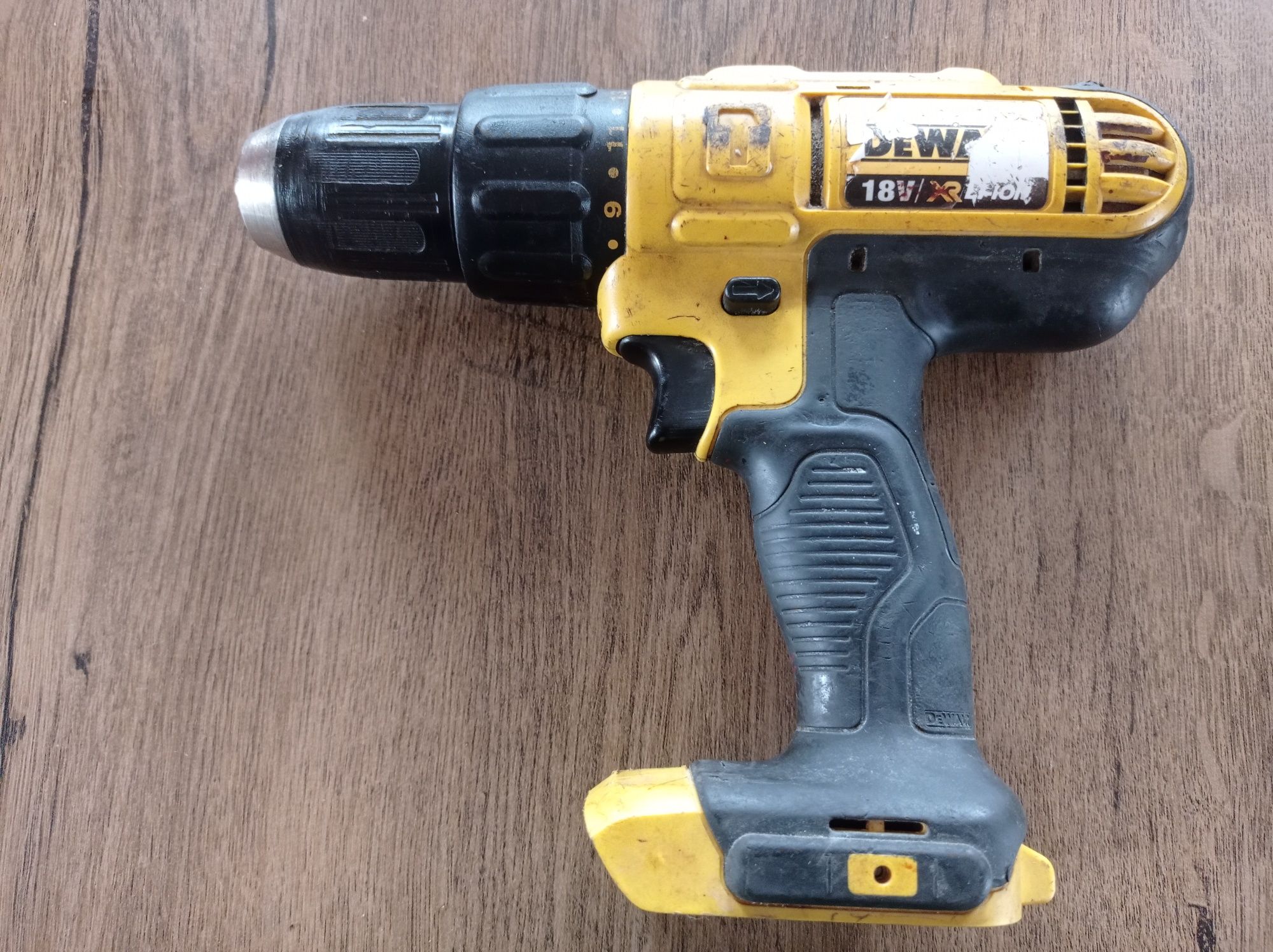 Wkrętarka DeWalt dcd776