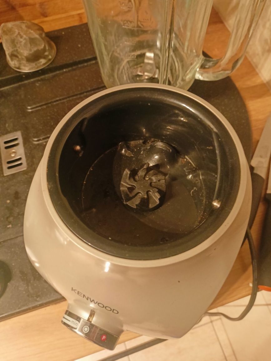 Blender kielichowy Kenwood BLM60