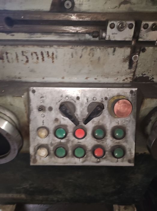 Універсально-заточний верстат