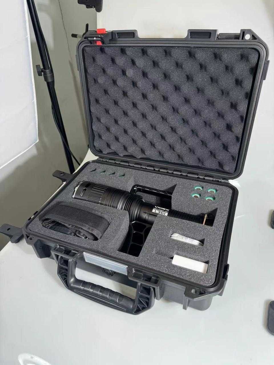 Поисковый переносной фонарь VIDEX VLF-L361