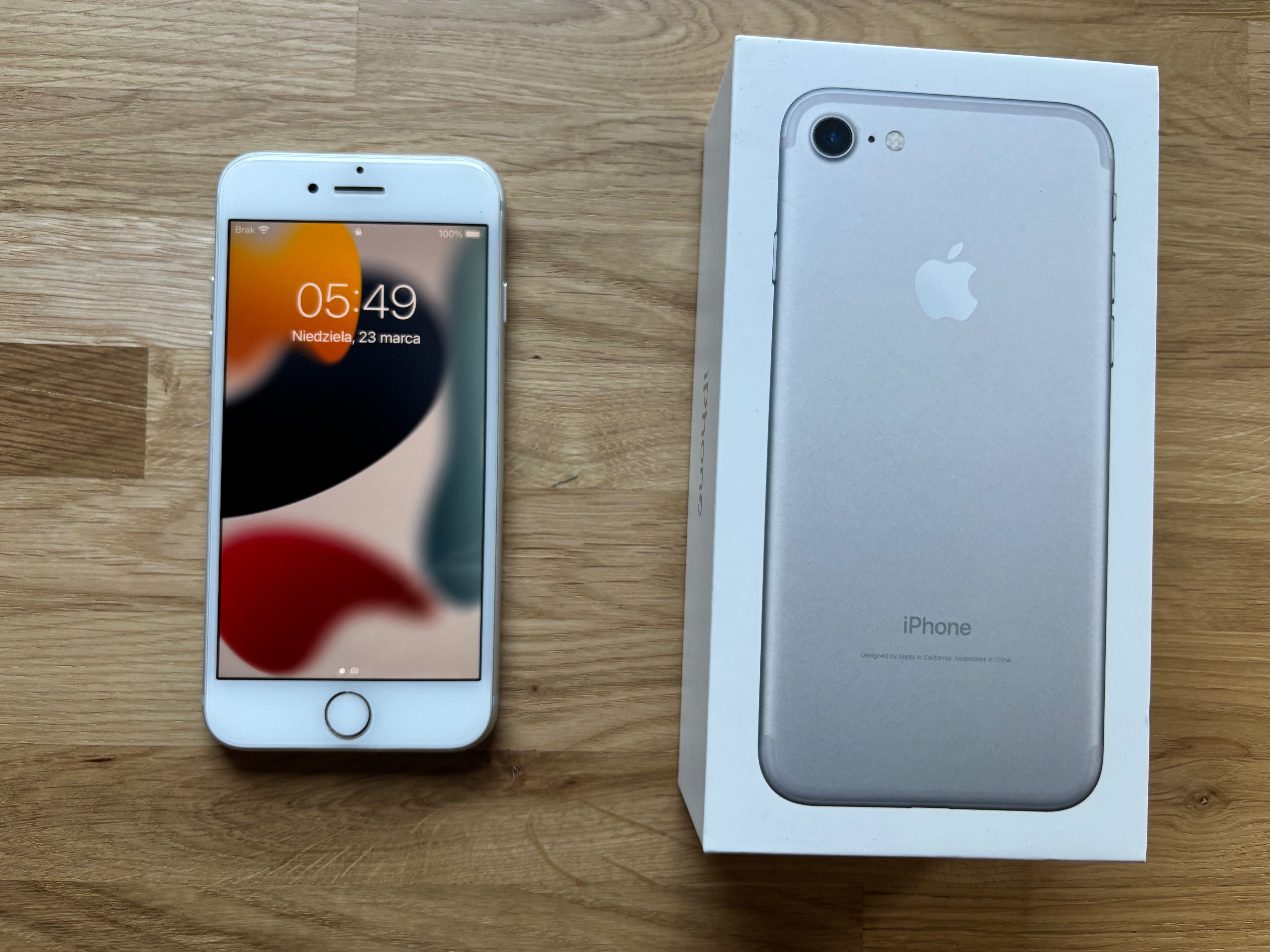 iPhone 7 w pudełku