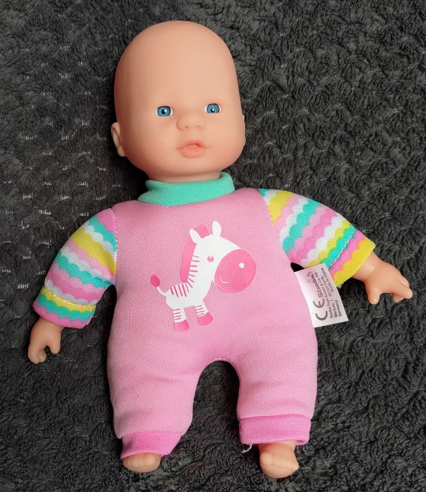 Słodka lalka Laura z miękkim ciałem