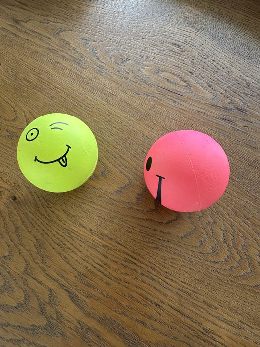 Bolas para jogar, brincar, exercicio