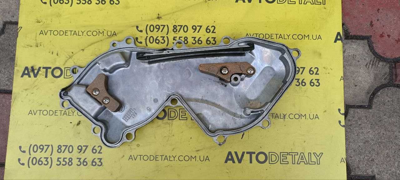 Кришка двигуна передня ланцюга ГРМ 2.2 Nissan X-Trail T30 13500AD200