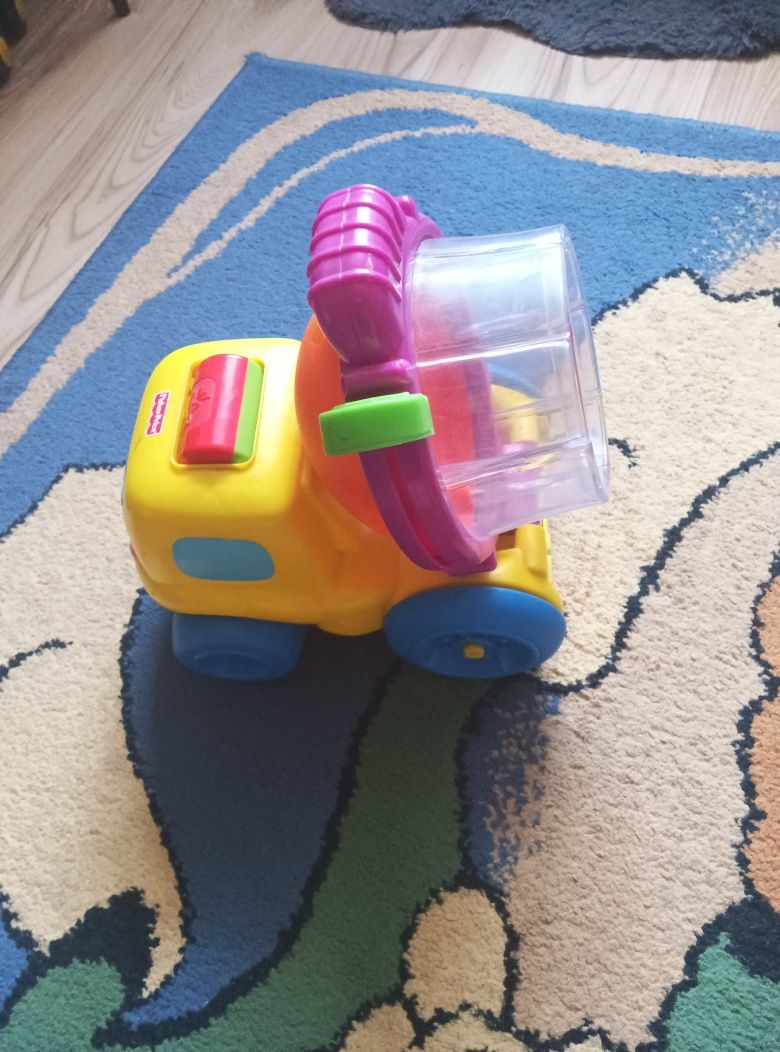 Smoki traktor ,samochodzik Fischer Price na napęd plus betoniarka