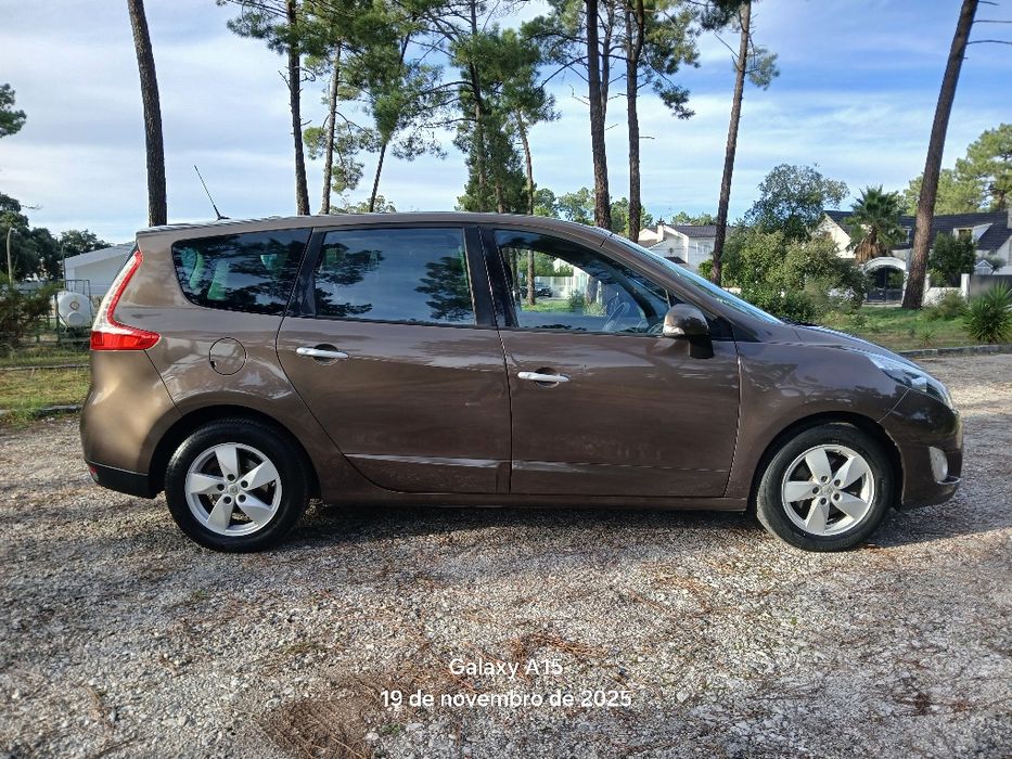 2010 RENAULT GRAND SCENIC 1.5 DCI EXTREME 110CV 7 LUGARES