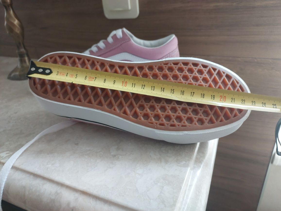 Продам кеди Vans Old Skool Platform