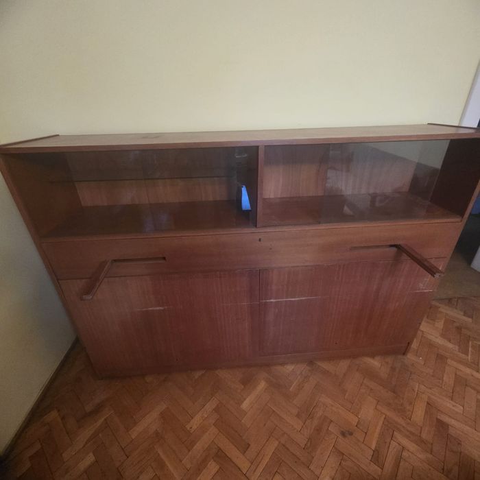 Komodo - łóżko - drewno.