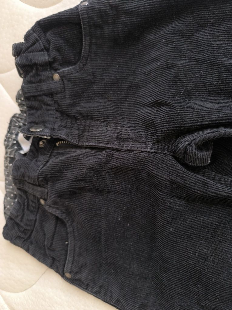 Spodnie sztruksowe z serduszkami  h&m rozmiar 5-6 lat