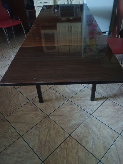 Sprzedam stół rozkładany lakierowany z czasów PRL-u