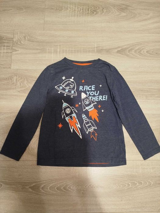 Футболка з довгим рукавом. Джемпер. Реглан. Пакет одягу.