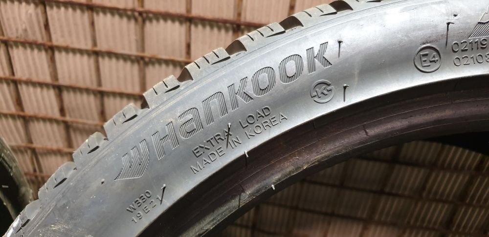 Opony Zimowe 235/40/19 JAK NOWE 7mm Hankook