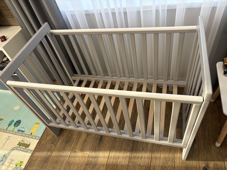 Ліжечко для малюків