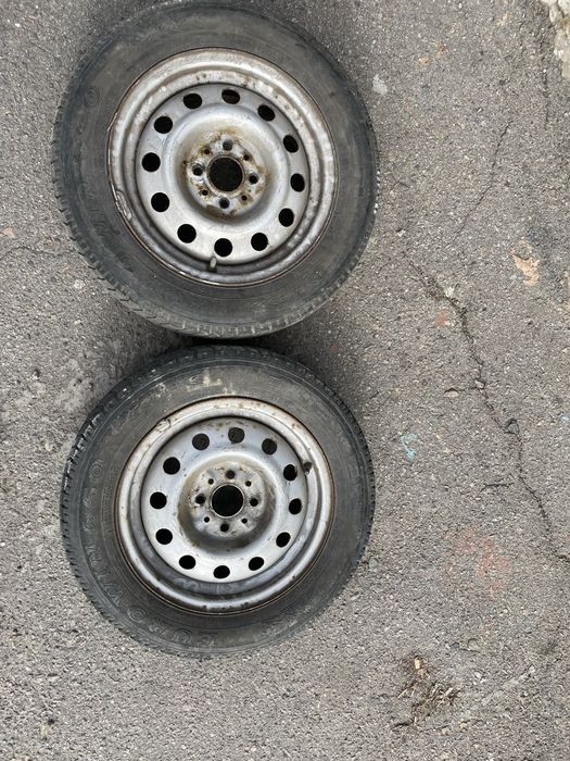 Продам два R14 диска з зимовою гумою 4х98