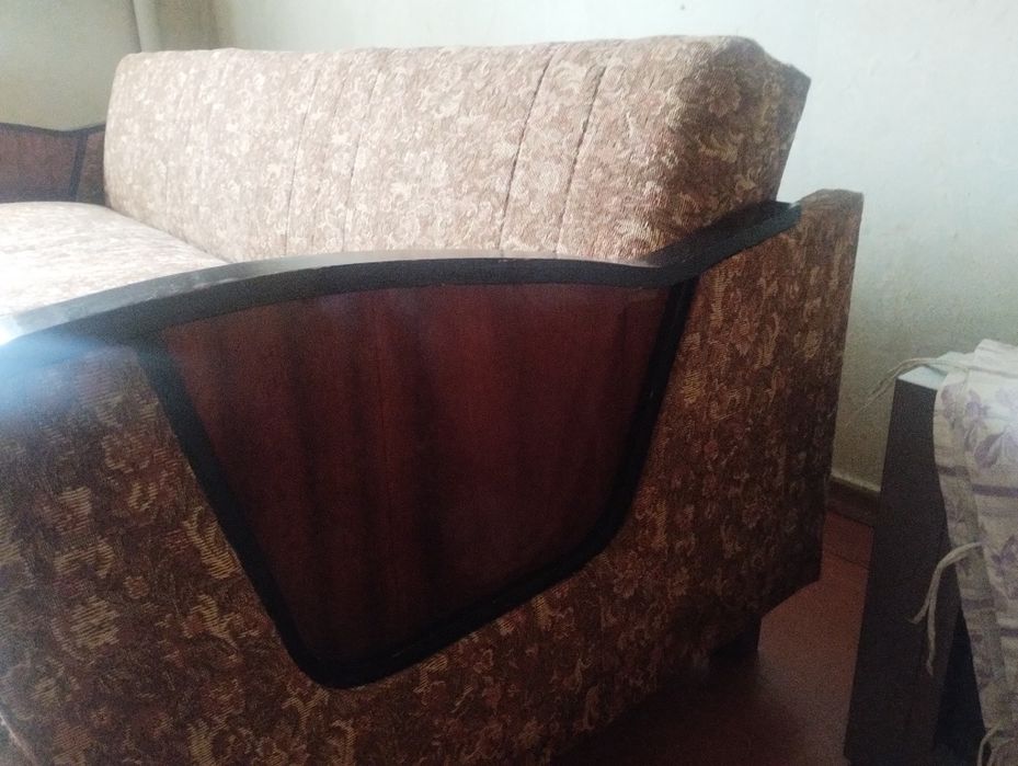 Подам диван, складной.