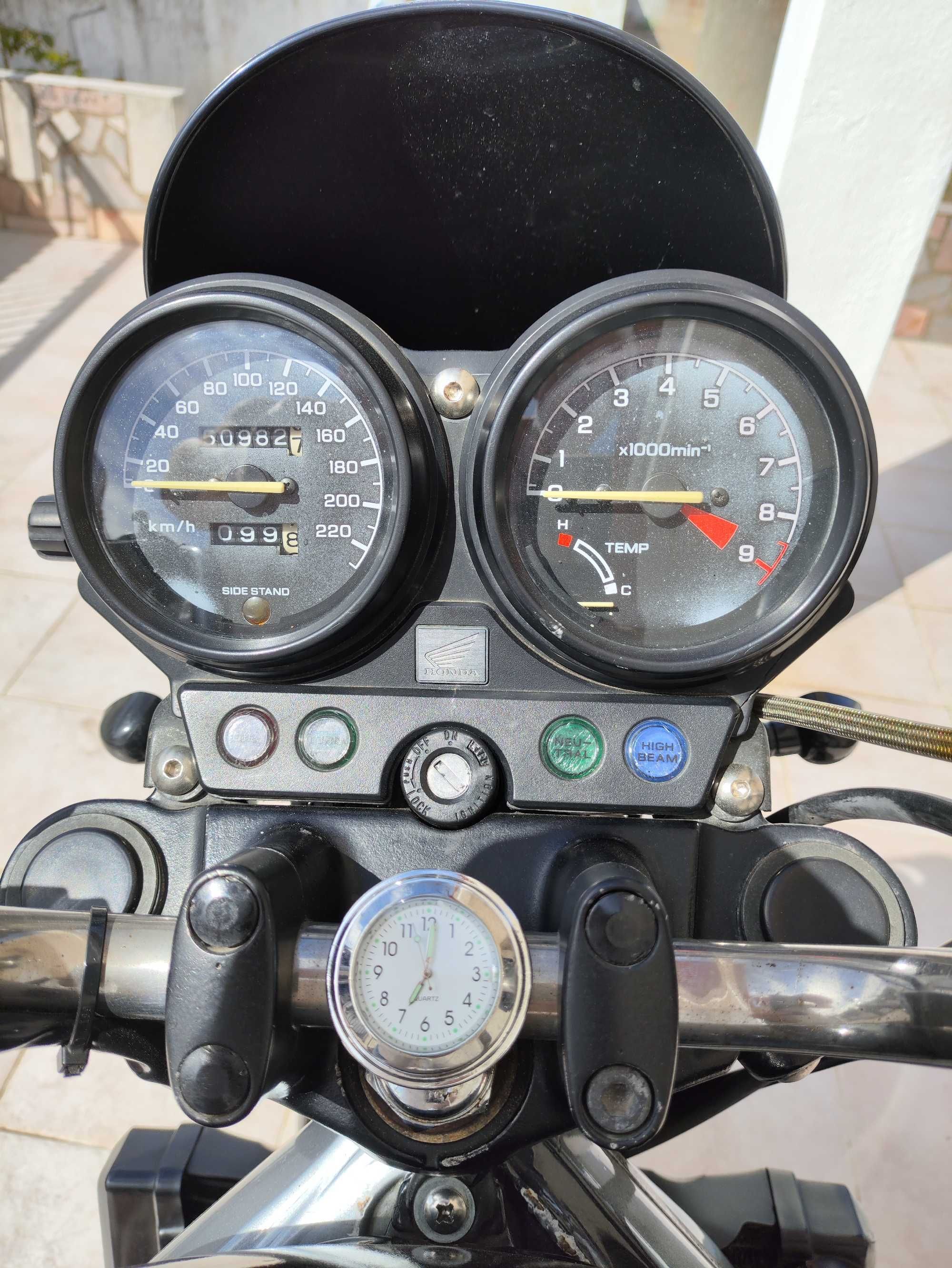 Mota Honda NTV 650 para vender