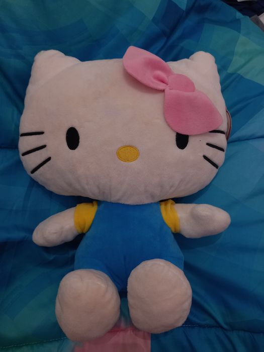 Hello Kitty boneco