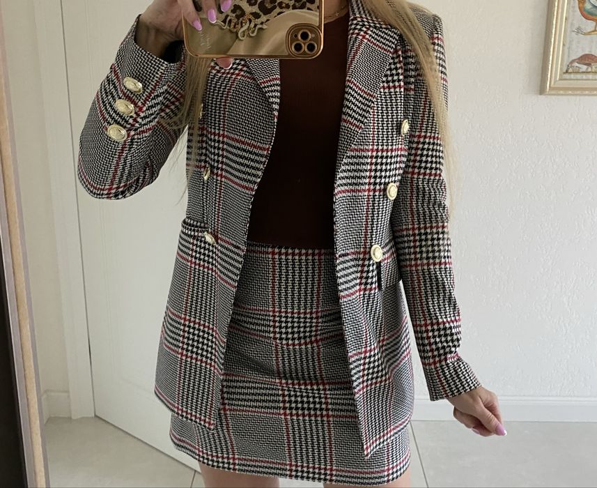 Якісний костюм в клітинку в стилі бальмейн