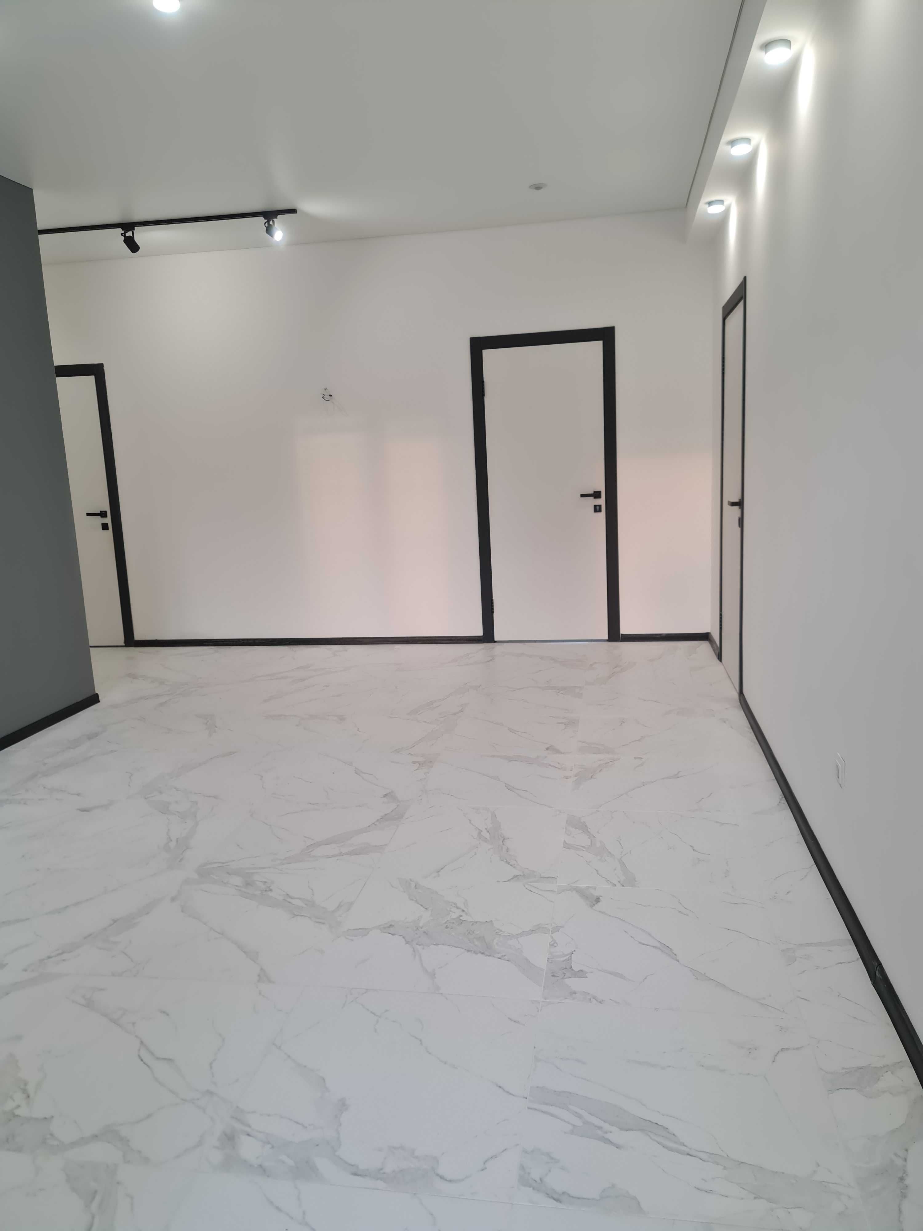Продається офісні приміщення 242 м² у центрі Ужгода, офіс, комерція,