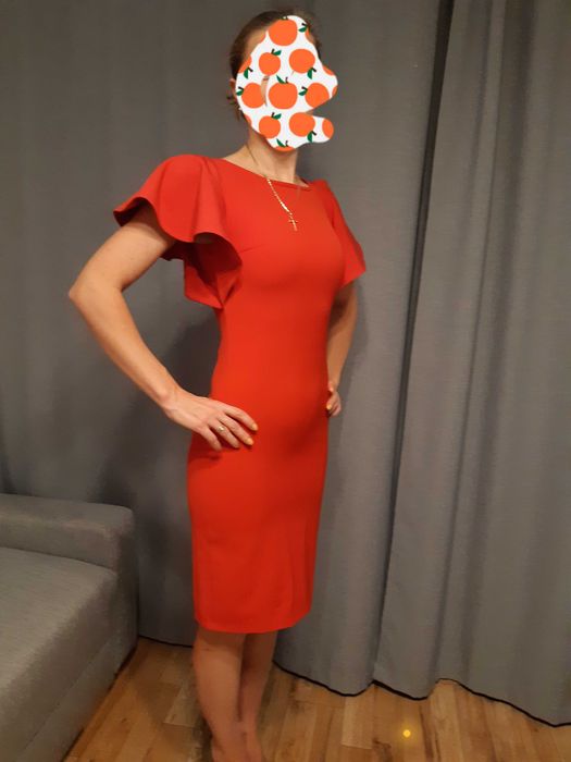 Стильное красное платье