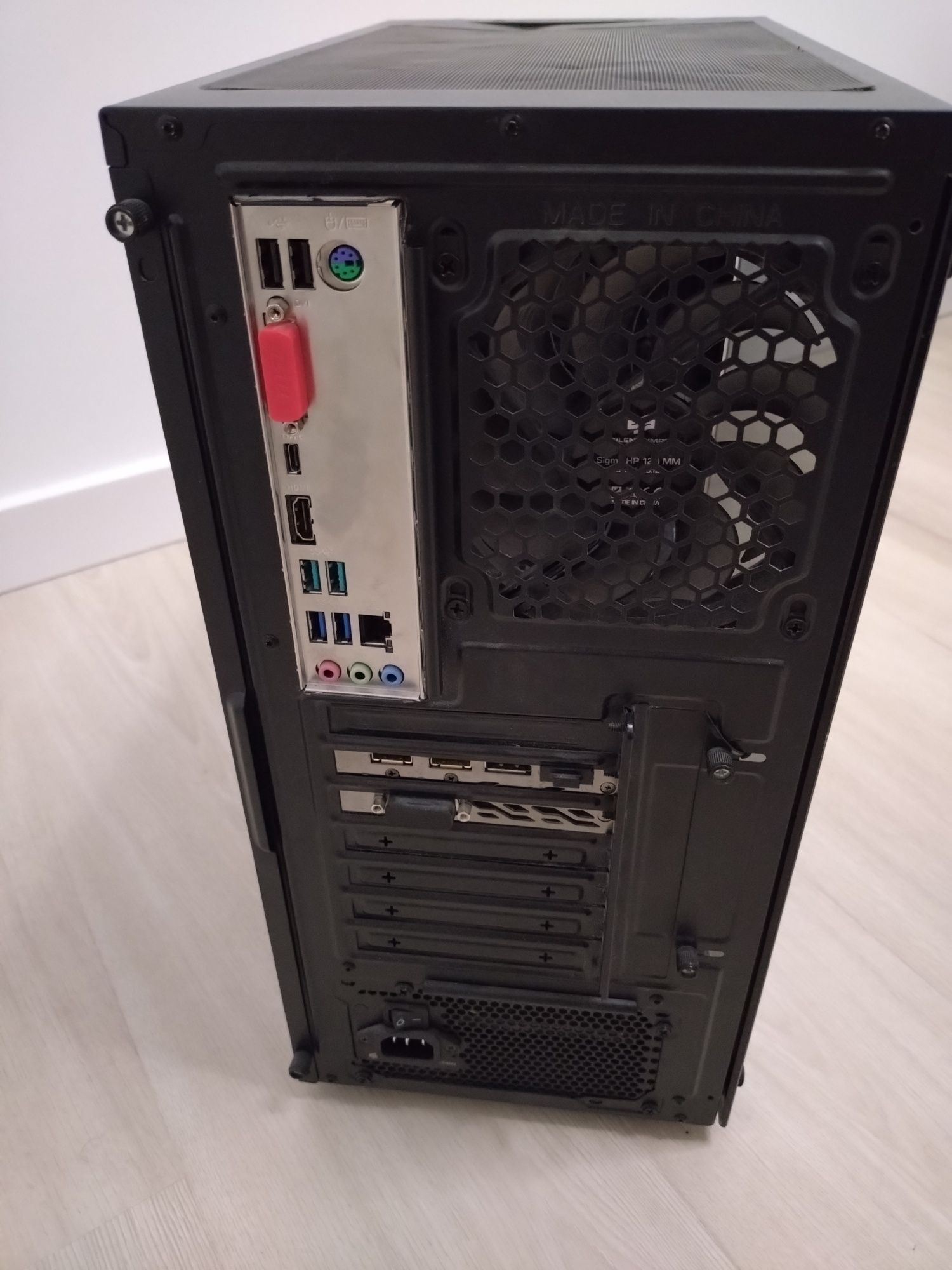 Komputer AMD Ryzen 5 3600 RX590 OC 16 GB DDR4 1TB NVMe B450 TUF USB-C