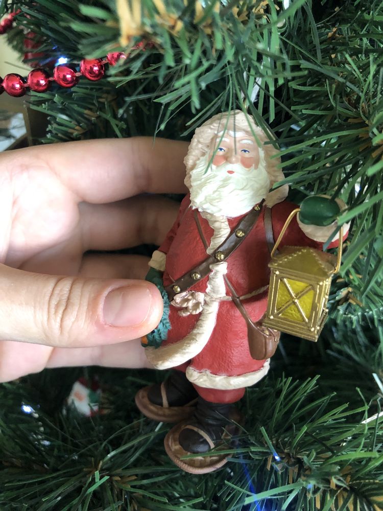 Новорічна іграшка «Різдвяний старий Санта» від Hallmark