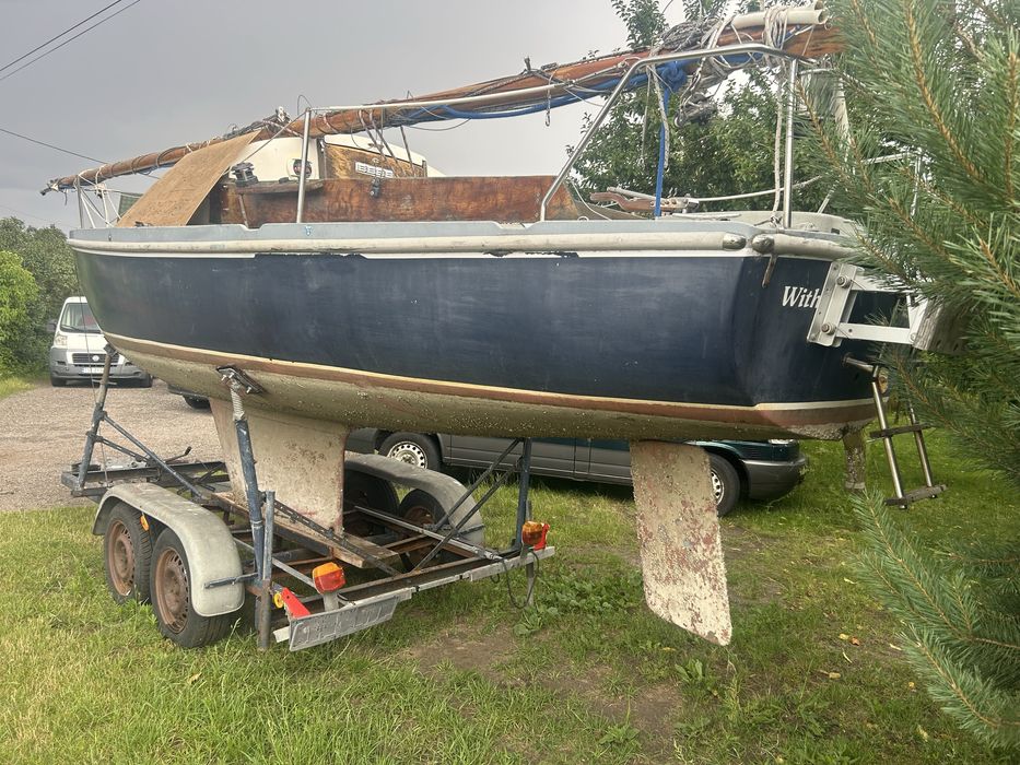 Żaglówka kabinowa Victoria 22
