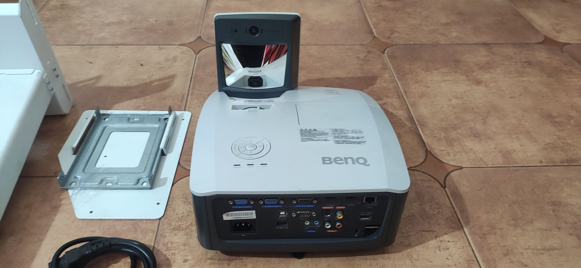 Projector video Curta distância Benq MW855UST+ com lâmpada nova