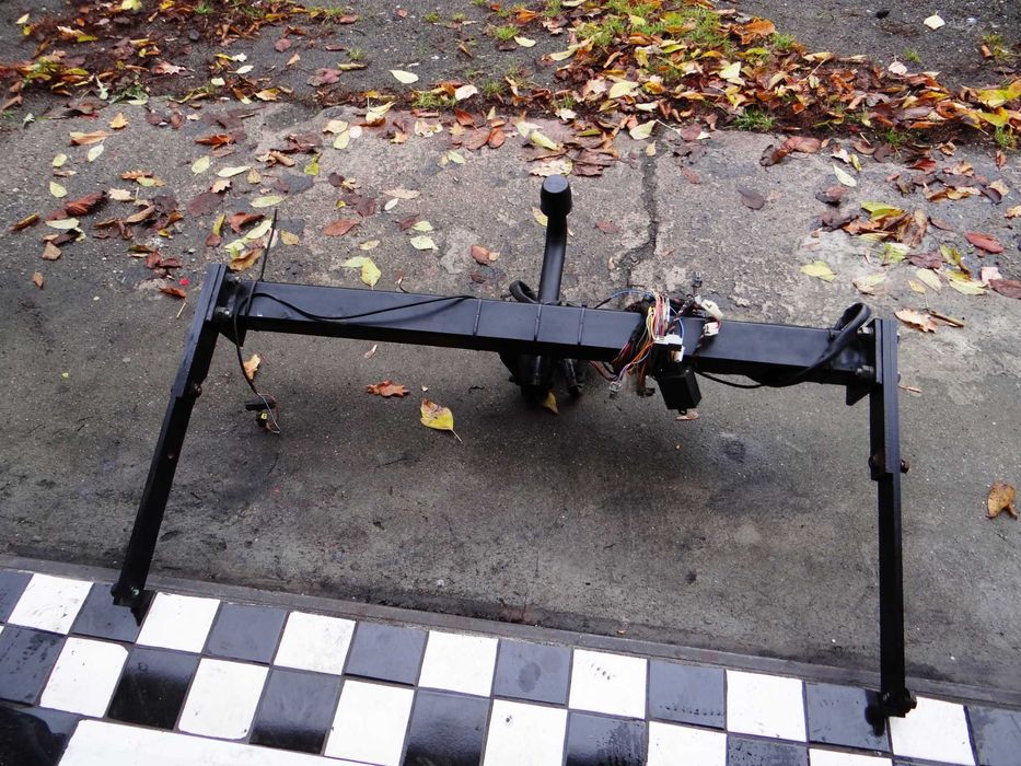 Hak  Westfalia Ford Kuga mk1     używany z wiązką elektryczną .