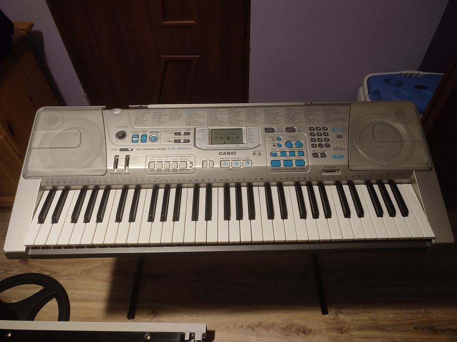 Casio LK-300TV najlepszy instrument edukacyjny podświetlane klawisze