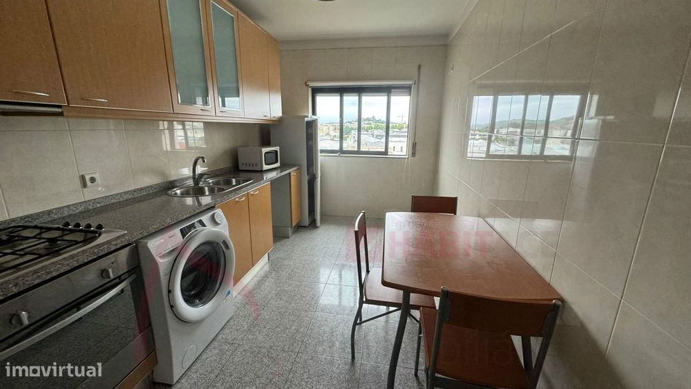 Apartamento T3 Remodelado para Arrendamento em Lomar, Braga