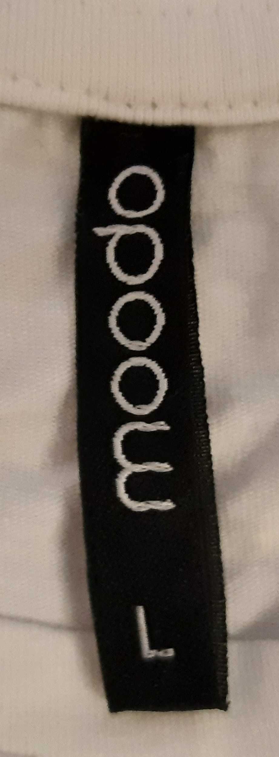 Biały t-shirt bez rękawów