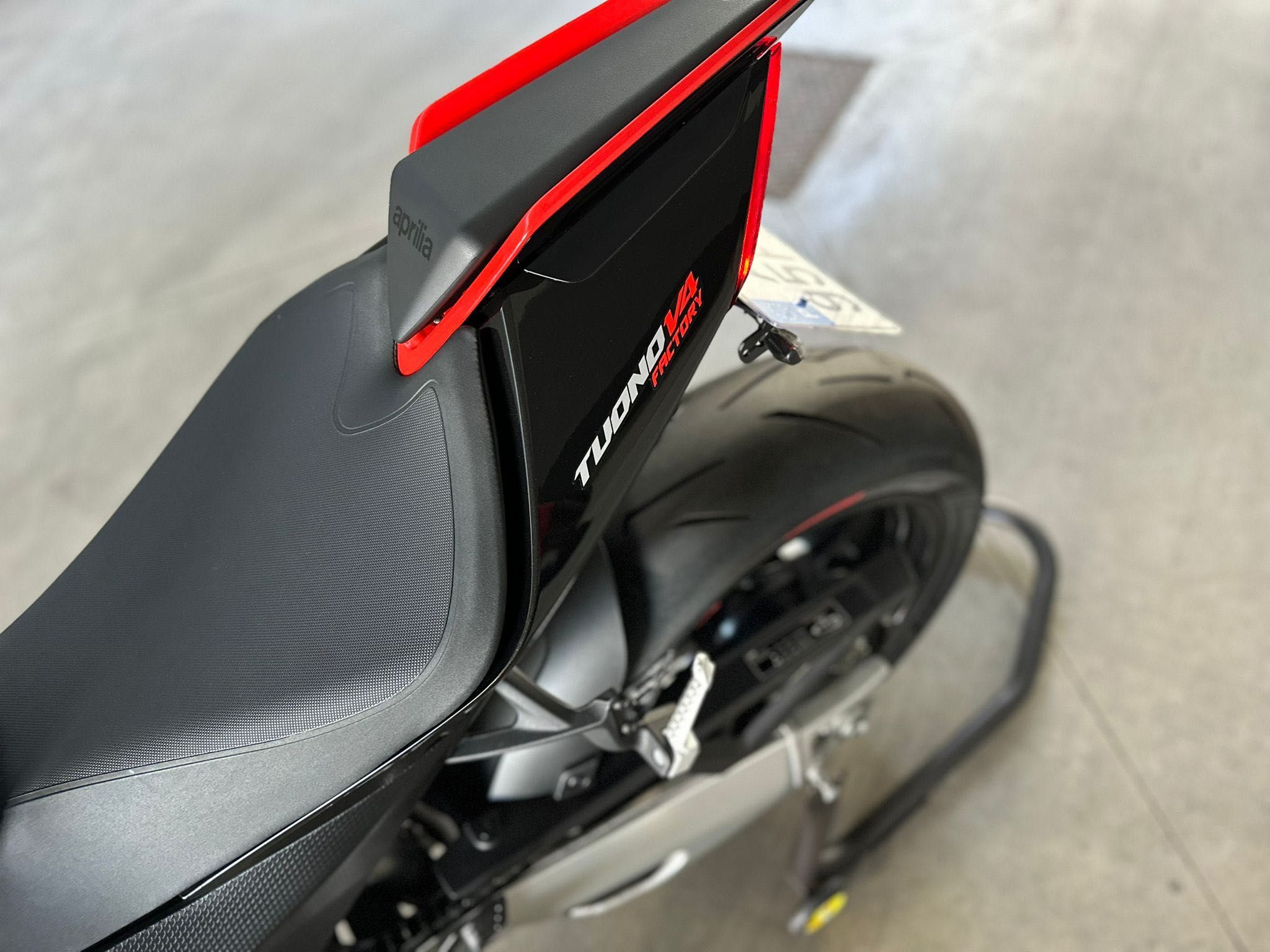 Aprilia Tuono V4 Factory