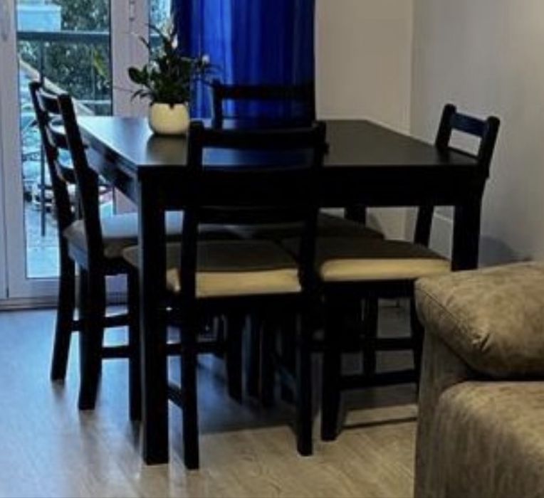 Mesa 90x90 e 4 cadeiras