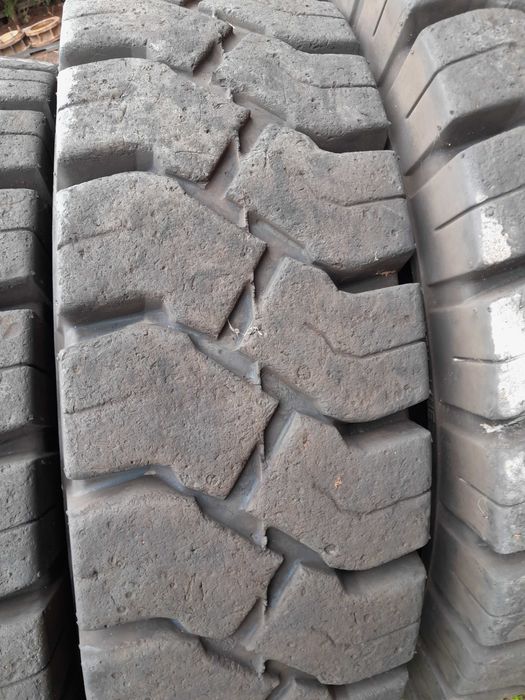 Pełna guma 12.00-20  8.5 magnum solideal