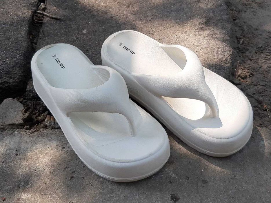 Жіноче взуття В’єтнамки Cropp 39/40 розмір