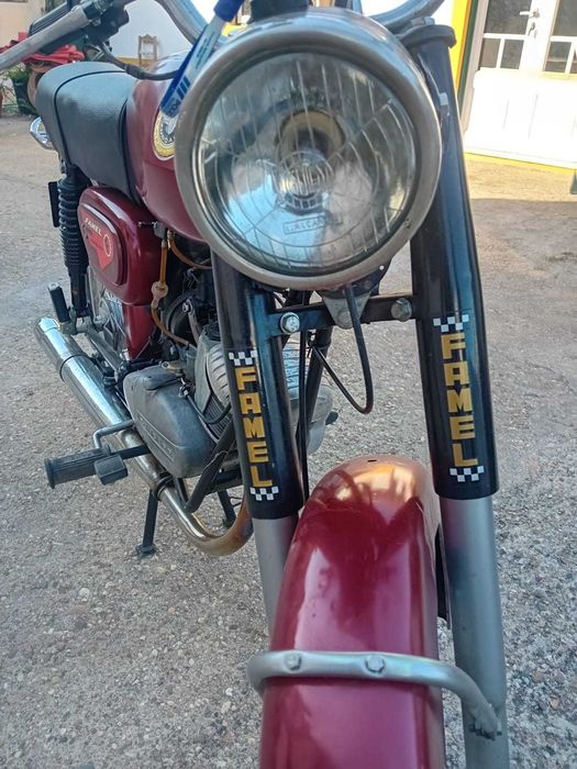 Motorizada impecável