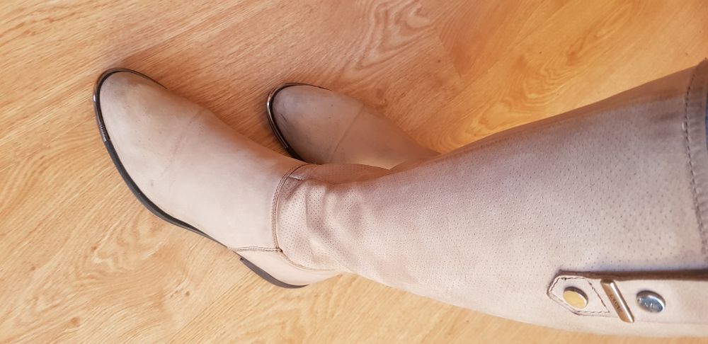 Kozaki zamszowe Carinii r.37/38+film DVD Gratis