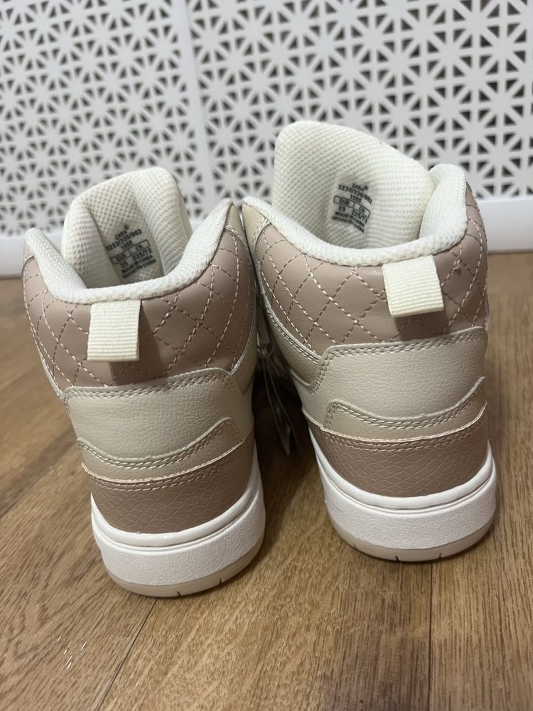 Модне взуття Zara — стиль і комфорт!